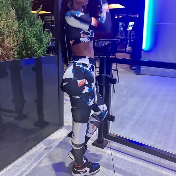 Cute 2 Piece Long Sleeve Athleisure Tracksuit Abstract Set - Picture 1 of 6